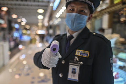 Vì sao Trung Quốc quyết không cho điều tra nguồn gốc virus corona? - Ảnh 1. Vì sao Trung Quốc quyết không cho điều tra nguồn gốc virus corona? - Ảnh 1.