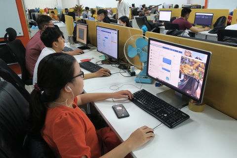Chọn nghề cũ hay nhảy nghề mới để sinh tồn khi mất việc? - Ảnh 1. Chọn nghề cũ hay nhảy nghề mới để sinh tồn khi mất việc? - Ảnh 1.