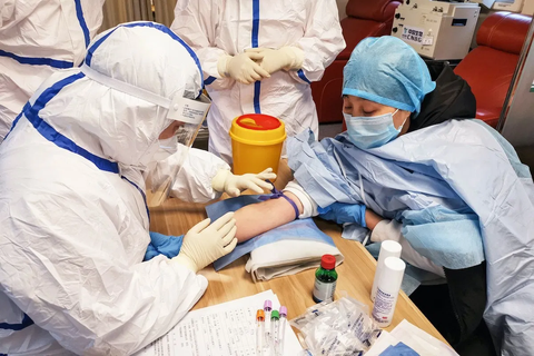 Nhóm khoa học Trung Quốc tuyên bố tạo ra thuốc ngăn được COVID-19, không cần vắcxin - Ảnh 1. Nhóm khoa học Trung Quốc tuyên bố tạo ra thuốc ngăn được COVID-19, không cần vắcxin - Ảnh 1.