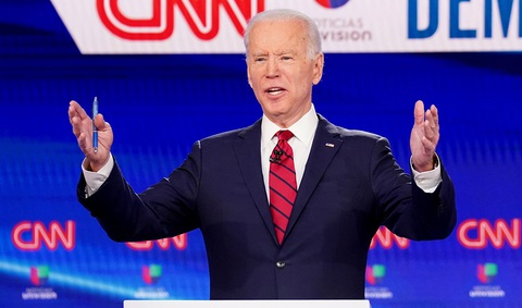 Thay đổi chiến thuật, ông Biden vượt ông Trump về tỉ lệ ủng hộ - Ảnh 1. Thay đổi chiến thuật, ông Biden vượt ông Trump về tỉ lệ ủng hộ - Ảnh 1.