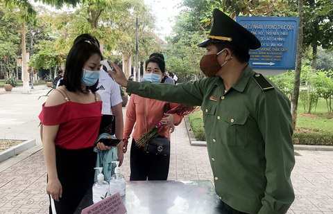 Nghỉ lễ, nhiều điểm du lịch sôi động trở lại - Ảnh 1. Nghỉ lễ, nhiều điểm du lịch sôi động trở lại - Ảnh 1.