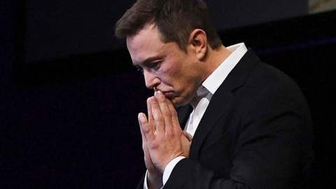 Chỉ một dòng tweet của tỉ phú Elon Musk thổi bay 15 tỉ USD của Tesla - Ảnh 1. Chỉ một dòng tweet của tỉ phú Elon Musk thổi bay 15 tỉ USD của Tesla - Ảnh 1.
