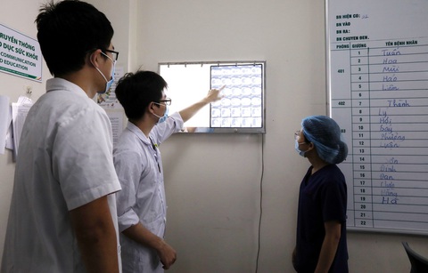 Công nhân xây dựng ở Hà Nội gây xôn xao mạng xã hội, có kết quả âm tính với COVID-19 - Ảnh 1. Công nhân xây dựng ở Hà Nội gây xôn xao mạng xã hội, có kết quả âm tính với COVID-19 - Ảnh 1.