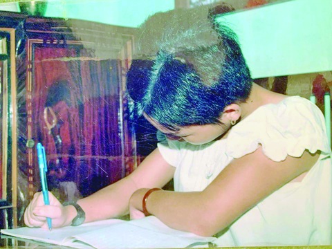 Tôi là thiên thần 6 chân - Kỳ 3: Duyên nghiệp văn chương - Ảnh 1. Tôi là thiên thần 6 chân - Kỳ 3: Duyên nghiệp văn chương - Ảnh 1.