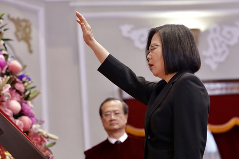 Bà Thái Anh Văn tuyên thệ nhậm chức, không chấp nhận một quốc gia, hai chế độ - Ảnh 1. Bà Thái Anh Văn tuyên thệ nhậm chức, không chấp nhận một quốc gia, hai chế độ - Ảnh 1.