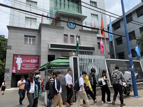 Bộ Giáo dục: giảng viên ĐH Luật TP.HCM đang bị tố cáo nên không có quyền tố cáo tiếp - Ảnh 1. Bộ Giáo dục: giảng viên ĐH Luật TP.HCM đang bị tố cáo nên không có quyền tố cáo tiếp - Ảnh 1.