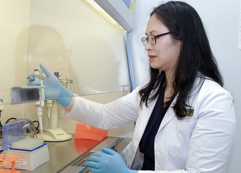 Nữ tiến sĩ và quyết tâm giành lại âm thanh cho trẻ - Ảnh 2. Nữ tiến sĩ và quyết tâm giành lại âm thanh cho trẻ - Ảnh 2.