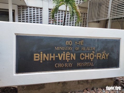 Dự kiến hôm nay 21-5, bệnh nhân 91 phi công người Anh sẽ chuyển qua Chợ Rẫy - Ảnh 1. Dự kiến hôm nay 21-5, bệnh nhân 91 phi công người Anh sẽ chuyển qua Chợ Rẫy - Ảnh 1.