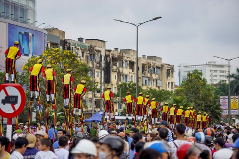 Huế là thành phố áo dài, tại sao không? - Ảnh 6. Huế là thành phố áo dài, tại sao không? - Ảnh 6.