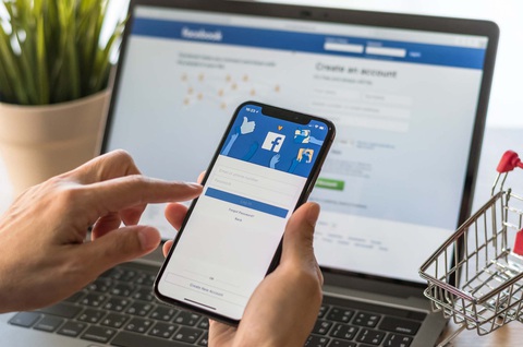Bà ngoại bị buộc gỡ ảnh cháu trên Facebook vì chưa xin phép - Ảnh 1. Bà ngoại bị buộc gỡ ảnh cháu trên Facebook vì chưa xin phép - Ảnh 1.