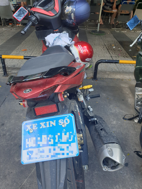 Một cán bộ CSGT bị tố cưỡng đoạt tiền người vi phạm giao thông - Ảnh 1. Một cán bộ CSGT bị tố cưỡng đoạt tiền người vi phạm giao thông - Ảnh 1.