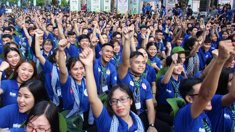 Ai cũng gù, mình thẳng lưng là đáng quý - Ảnh 3. Ai cũng gù, mình thẳng lưng là đáng quý - Ảnh 3.