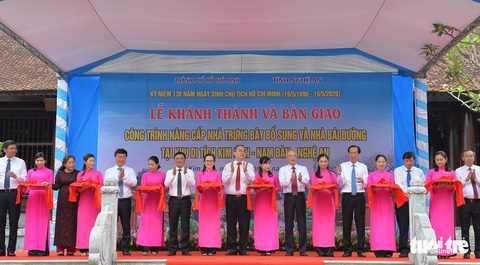 Khánh thành nhà trưng bày bổ sung và nhà bái đường quê hương Chủ tịch Hồ Chí Minh - Ảnh 2. Khánh thành nhà trưng bày bổ sung và nhà bái đường quê hương Chủ tịch Hồ Chí Minh - Ảnh 2.