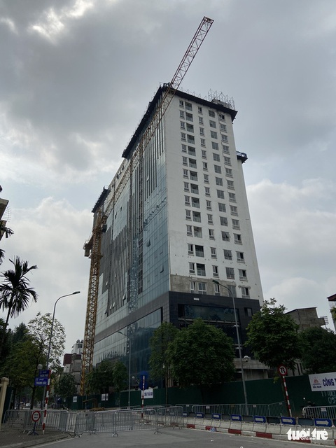 Từ vụ 8B Lê Trực, đề xuất không cung cấp điện nước cho công trình xây dựng vi phạm - Ảnh 1. Từ vụ 8B Lê Trực, đề xuất không cung cấp điện nước cho công trình xây dựng vi phạm - Ảnh 1.