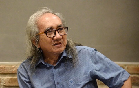 Ai cũng gù, mình thẳng lưng là đáng quý - Ảnh 2. Ai cũng gù, mình thẳng lưng là đáng quý - Ảnh 2.