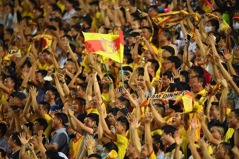 Mơ không khí cuồng nhiệt này ở V-League - Ảnh 1. Mơ không khí cuồng nhiệt này ở V-League - Ảnh 1.