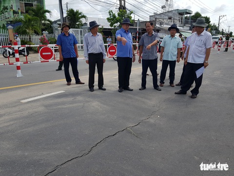 Các hố xoáy ven sông Hậu ngày càng sâu, nguy hiểm hơn - Ảnh 2. Các hố xoáy ven sông Hậu ngày càng sâu, nguy hiểm hơn - Ảnh 2.