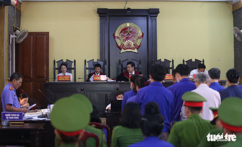Đề nghị cựu trưởng phòng và chuyên viên khảo thí Sơn La mỗi người 23-25 năm tù - Ảnh 2. Đề nghị cựu trưởng phòng và chuyên viên khảo thí Sơn La mỗi người 23-25 năm tù - Ảnh 2.