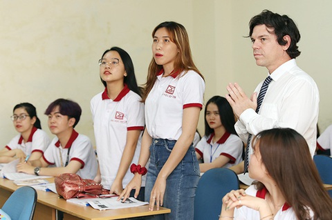 Đào tạo ngôn ngữ Hàn - Trung - Anh: giải cơn khát của thị trường nhân lực - Ảnh 1. Đào tạo ngôn ngữ Hàn - Trung - Anh: giải cơn khát của thị trường nhân lực - Ảnh 1.