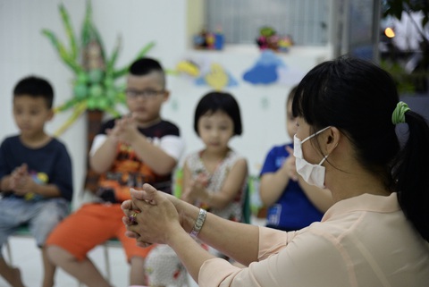 Học sinh mầm non TP.HCM trở lại học: Sĩ số thưa thớt do trời mưa? - Ảnh 2. Học sinh mầm non TP.HCM trở lại học: Sĩ số thưa thớt do trời mưa? - Ảnh 2.