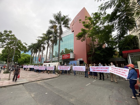 Nhiều phụ huynh muốn làm trường quốc tế mất uy tín - Ảnh 2. Nhiều phụ huynh muốn làm trường quốc tế mất uy tín - Ảnh 2.