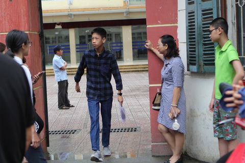 Hà Nội công bố chỉ tiêu tuyển sinh lớp 10 các trường công lập - Ảnh 1. Hà Nội công bố chỉ tiêu tuyển sinh lớp 10 các trường công lập - Ảnh 1.