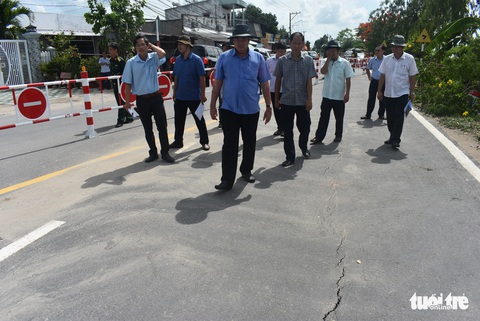 Đề nghị Thủ tướng cho nạo vét 3km bờ sông Hậu để cứu Quốc lộ 91 cũ - Ảnh 2. Đề nghị Thủ tướng cho nạo vét 3km bờ sông Hậu để cứu Quốc lộ 91 cũ - Ảnh 2.