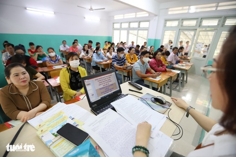Tuyển sinh lớp 10 tại TP.HCM: Đăng ký trực tuyến, tăng tư vấn cho phụ huynh - Ảnh 1. Tuyển sinh lớp 10 tại TP.HCM: Đăng ký trực tuyến, tăng tư vấn cho phụ huynh - Ảnh 1.