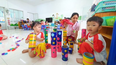 Học sinh mầm non TP.HCM trở lại học: Sĩ số thưa thớt do trời mưa? - Ảnh 3. Học sinh mầm non TP.HCM trở lại học: Sĩ số thưa thớt do trời mưa? - Ảnh 3.