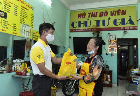 Gần 22 tỉ đồng hỗ trợ tiểu thương hồi phục kinh doanh sau dịch COVID-19 - Ảnh 1. Gần 22 tỉ đồng hỗ trợ tiểu thương hồi phục kinh doanh sau dịch COVID-19 - Ảnh 1.