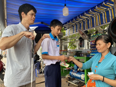 Tương lai của con, ánh sáng đời cha mẹ - Ảnh 1.