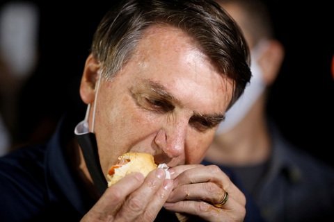 Tổng thống Brazil Bolsonaro đang đùa với tử thần COVID-19? - Ảnh 4. Tổng thống Brazil Bolsonaro đang đùa với tử thần COVID-19? - Ảnh 4.