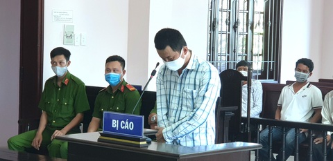 Ngồi tù vì ẵm bạn ra đường cho xe đụng cùng chết - Ảnh 1. Ngồi tù vì ẵm bạn ra đường cho xe đụng cùng chết - Ảnh 1.