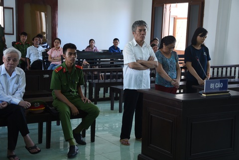 Giảm án cho cựu chánh án Tòa án nhân dân tỉnh Phú Yên - Ảnh 1. Giảm án cho cựu chánh án Tòa án nhân dân tỉnh Phú Yên - Ảnh 1.