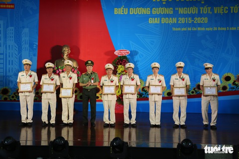 Cứu gần 300 người từ các đám cháy, tai nạn dưới nước... - Ảnh 1. Cứu gần 300 người từ các đám cháy, tai nạn dưới nước... - Ảnh 1.