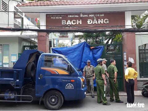 Bộ trưởng Phùng Xuân Nhạ yêu cầu rà soát cây xanh trong trường học - Ảnh 1. Bộ trưởng Phùng Xuân Nhạ yêu cầu rà soát cây xanh trong trường học - Ảnh 1.