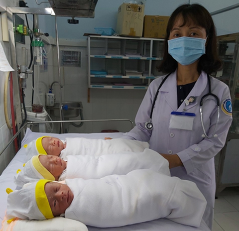 Mổ thành công cho sản phụ sinh 3 hiếm gặp - Ảnh 1. Mổ thành công cho sản phụ sinh 3 hiếm gặp - Ảnh 1.