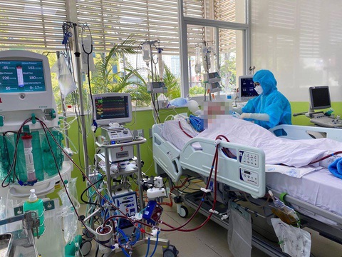 Phi công người Anh có dấu hiệu tỉnh, giao tiếp, cử động đơn giản - Ảnh 1. Phi công người Anh có dấu hiệu tỉnh, giao tiếp, cử động đơn giản - Ảnh 1.