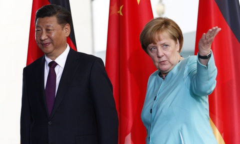EU đứng trước áp lực theo Mỹ hay về với Trung sau COVID-19 - Ảnh 1. EU đứng trước áp lực theo Mỹ hay về với Trung sau COVID-19 - Ảnh 1.