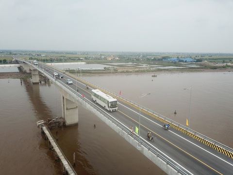 Thông xe cầu Thịnh Long nối 2 huyện ven biển của Nam Định - Ảnh 2. Thông xe cầu Thịnh Long nối 2 huyện ven biển của Nam Định - Ảnh 2.