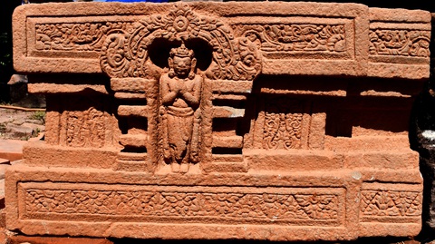 Khai quật được Linga-Yoni liền khối thế kỷ 9 lớn nhất Việt Nam tại Mỹ Sơn - Ảnh 2. Khai quật được Linga-Yoni liền khối thế kỷ 9 lớn nhất Việt Nam tại Mỹ Sơn - Ảnh 2.