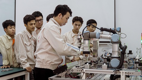 Công nghệ thông tin và điện - điện tử: ngành hot cho tương lai - Ảnh 4. Công nghệ thông tin và điện - điện tử: ngành hot cho tương lai - Ảnh 4.