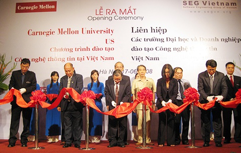 Công nghệ thông tin và điện - điện tử: ngành hot cho tương lai - Ảnh 1. Công nghệ thông tin và điện - điện tử: ngành hot cho tương lai - Ảnh 1.