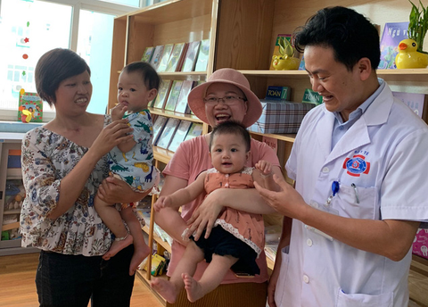 Câu chuyện kỳ diệu của mẹ con bé Bình An: Khi sinh, tôi chỉ mong được gặp con một lần - Ảnh 2. Câu chuyện kỳ diệu của mẹ con bé Bình An: Khi sinh, tôi chỉ mong được gặp con một lần - Ảnh 2.