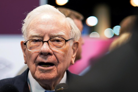 Khẳng định Mỹ sẽ đứng vững, tỉ phú Warren Buffett vẫn bán toàn bộ cổ phiếu hàng không Mỹ - Ảnh 1. Khẳng định Mỹ sẽ đứng vững, tỉ phú Warren Buffett vẫn bán toàn bộ cổ phiếu hàng không Mỹ - Ảnh 1.