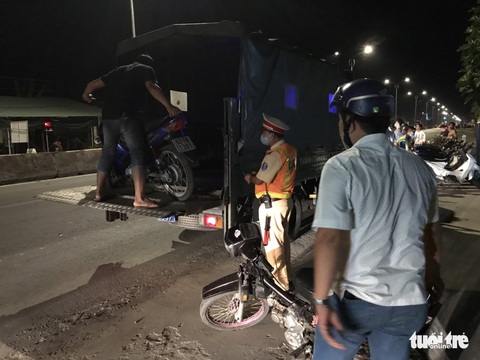 Thiếu tá CSGT bị quái xế tông xuất huyết não, gãy chân - Ảnh 4. Thiếu tá CSGT bị quái xế tông xuất huyết não, gãy chân - Ảnh 4.