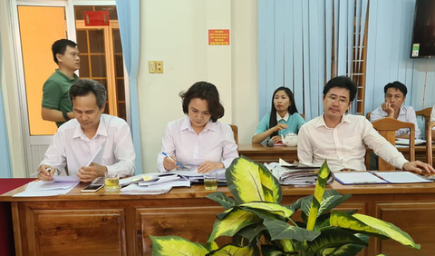 Bị cáo nhảy lầu tự tử sau tuyên án: TAND tỉnh Bình Phước nói hoàn toàn công tâm, vô tư - Ảnh 3. Bị cáo nhảy lầu tự tử sau tuyên án: TAND tỉnh Bình Phước nói hoàn toàn công tâm, vô tư - Ảnh 3.