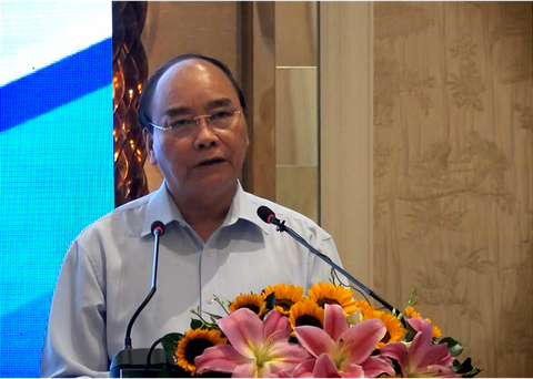 Thủ tướng Nguyễn Xuân Phúc: Kết nối hạ tầng giao thông để đón cơ hội đầu tư hậu COVID-19 - Ảnh 3. Thủ tướng Nguyễn Xuân Phúc: Kết nối hạ tầng giao thông để đón cơ hội đầu tư hậu COVID-19 - Ảnh 3.