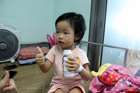Con sẽ ăn thật nhiều để mau khỏi bệnh - Ảnh 2. Con sẽ ăn thật nhiều để mau khỏi bệnh - Ảnh 2.