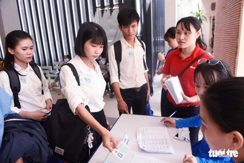 Trao 211 suất học bổng Tiếp sức đến trường khu vực Đông Nam bộ - Ảnh 5. Trao 211 suất học bổng Tiếp sức đến trường khu vực Đông Nam bộ - Ảnh 5.